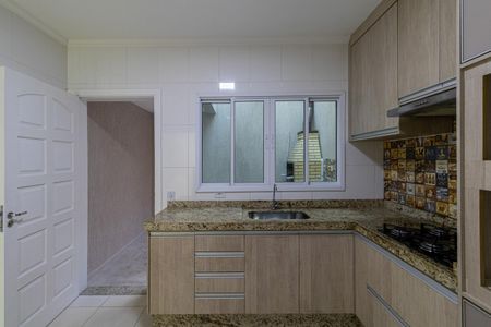 Casa para alugar com 78m², 2 quartos e 2 vagas Casa para alugar com 78m², 2 quartos e 2 vagasCozinha