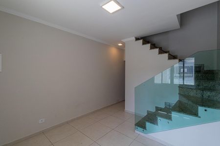 Casa para alugar com 78m², 2 quartos e 2 vagas Casa para alugar com 78m², 2 quartos e 2 vagasSala