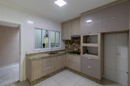 Casa para alugar com 78m², 2 quartos e 2 vagas Casa para alugar com 78m², 2 quartos e 2 vagasCozinha