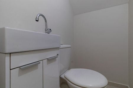 Casa para alugar com 78m², 2 quartos e 2 vagas Casa para alugar com 78m², 2 quartos e 2 vagasLavabo