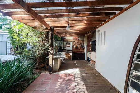 Casa para alugar com 400m², 3 quartos e 4 vagasQuintal