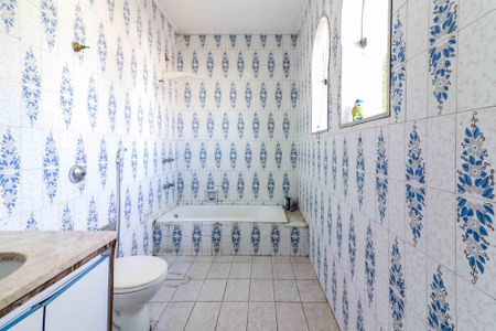 Casa para alugar com 400m², 3 quartos e 4 vagasBanheiro da Suíte 2