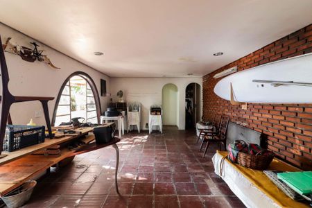 Casa para alugar com 400m², 3 quartos e 4 vagasSalão