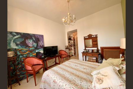 Apartamento à venda com 647m², 6 quartos e 3 vagasQuarto 2