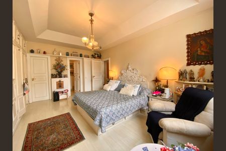 Apartamento à venda com 647m², 6 quartos e 3 vagasSuite