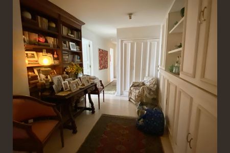 Apartamento à venda com 647m², 6 quartos e 3 vagasCorredor