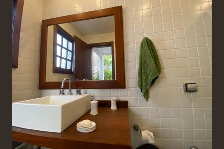 Apartamento à venda com 647m², 6 quartos e 3 vagasEdícula - Banheiro 