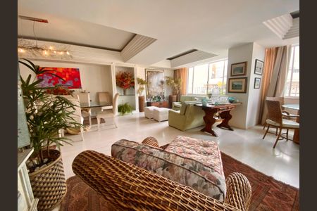 Apartamento à venda com 647m², 6 quartos e 3 vagasSala