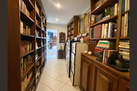 Apartamento à venda com 647m², 6 quartos e 3 vagasBiblioteca