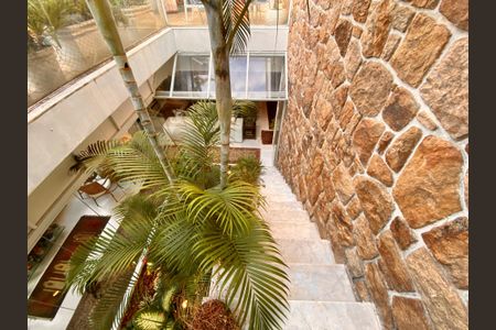 Apartamento à venda com 647m², 6 quartos e 3 vagasEscada sala