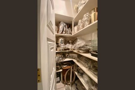 Apartamento à venda com 647m², 6 quartos e 3 vagasDespensa