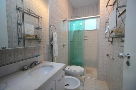 Apartamento à venda com 200m², 4 quartos e 2 vagasBanheiro da Suíte