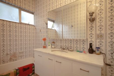 Apartamento à venda com 200m², 4 quartos e 2 vagasBanheiro