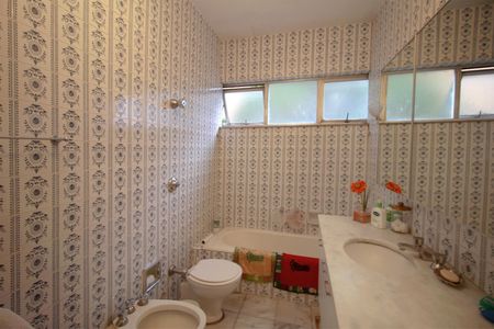 Apartamento à venda com 200m², 4 quartos e 2 vagasBanheiro