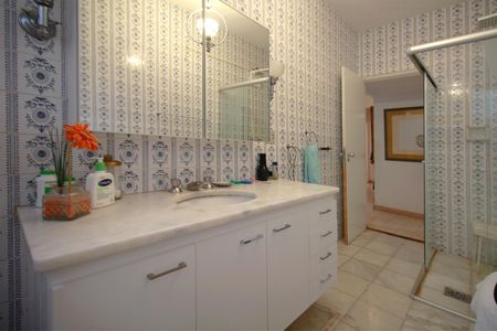 Apartamento à venda com 200m², 4 quartos e 2 vagasBanheiro