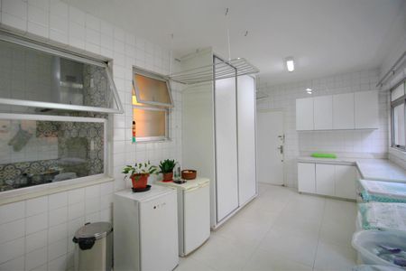 Apartamento à venda com 200m², 4 quartos e 2 vagasÁrea de Serviço