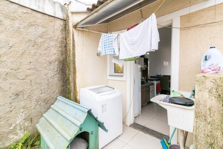 Casa à venda com 50m², 2 quartos e 4 vagas Casa à venda com 50m², 2 quartos e 4 vagasÁrea de Serviço