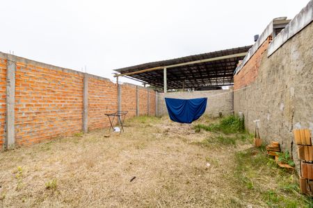 Casa à venda com 50m², 2 quartos e 4 vagas Casa à venda com 50m², 2 quartos e 4 vagasQuintal