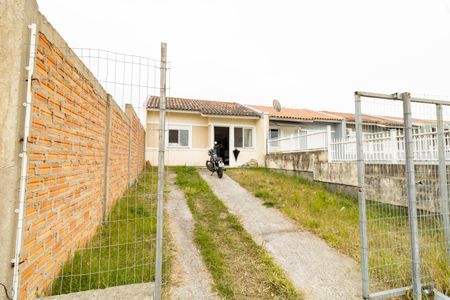 Casa à venda com 50m², 2 quartos e 4 vagas Casa à venda com 50m², 2 quartos e 4 vagasFachada