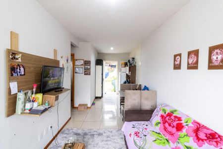 Casa à venda com 50m², 2 quartos e 4 vagas Casa à venda com 50m², 2 quartos e 4 vagasSala/Cozinha