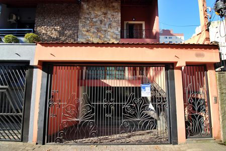 Casa para alugar com 280m², 4 quartos e 4 vagasFachada