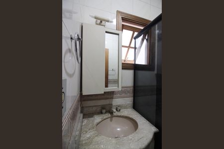 Casa para alugar com 280m², 4 quartos e 4 vagasBanheiro Social