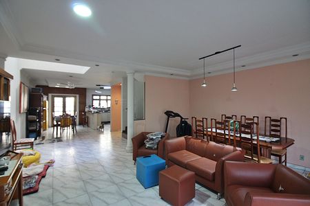 Casa para alugar com 280m², 4 quartos e 4 vagasSala