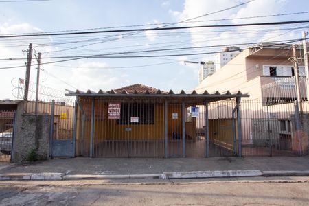 Casa à venda com 360m², 4 quartos e 4 vagas Casa à venda com 360m², 4 quartos e 4 vagasFachada