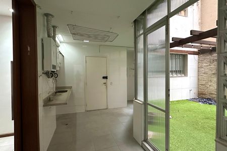 Apartamento à venda com 267m², 4 quartos e 1 vagaÁrea de Serviço