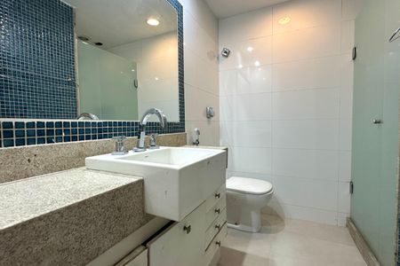 Apartamento à venda com 267m², 4 quartos e 1 vagaBanheiro Social