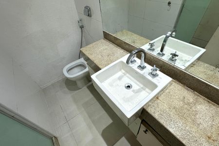 Apartamento à venda com 267m², 4 quartos e 1 vagaBanheiro Social 2