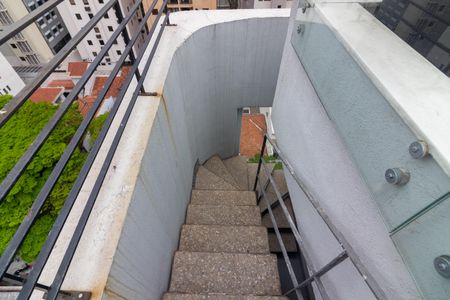 Apartamento à venda com 250m², 3 quartos e 2 vagasEscada Cobertura