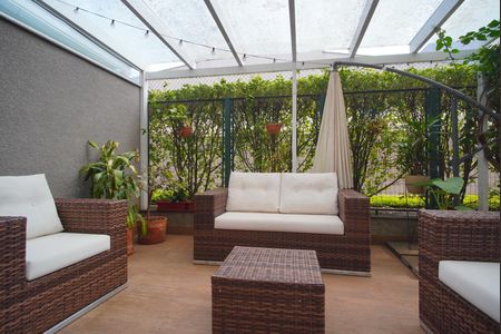 Apartamento à venda com 115m², 2 quartos e 2 vagasVaranda