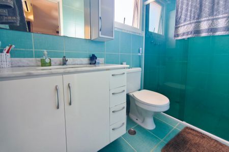 Casa de condomínio à venda com 246m², 3 quartos e 2 vagasBanheiro da Suíte