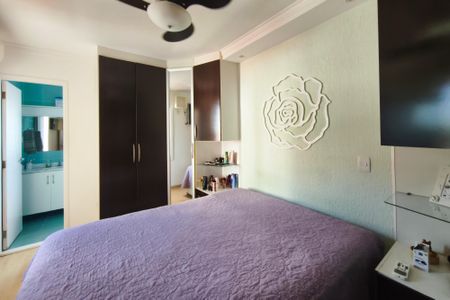 Casa de condomínio à venda com 246m², 3 quartos e 2 vagasSuíte