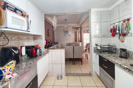 Casa de condomínio à venda com 246m², 3 quartos e 2 vagasCozinha