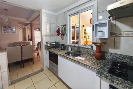 Casa de condomínio à venda com 246m², 3 quartos e 2 vagasCozinha