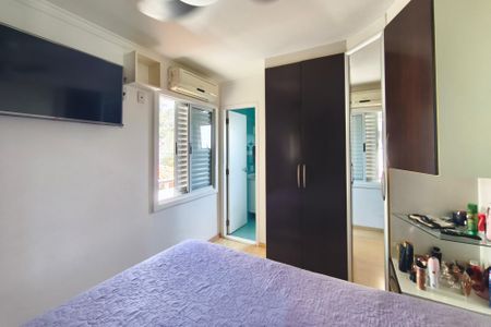 Casa de condomínio à venda com 246m², 3 quartos e 2 vagasSuíte