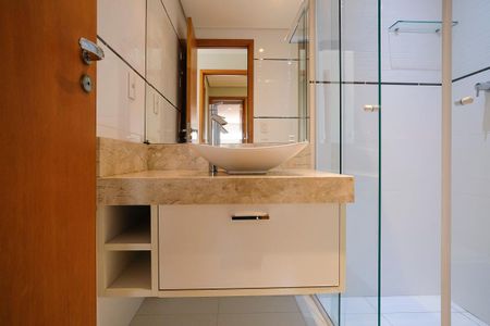 Apartamento à venda com 142m², 3 quartos e 3 vagasBanheiro da suíte 3