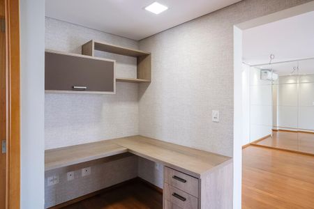 Apartamento à venda com 142m², 3 quartos e 3 vagasEscritório