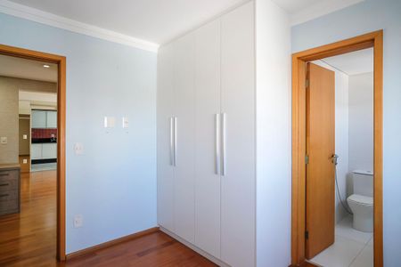 Apartamento à venda com 142m², 3 quartos e 3 vagasSuíte 2