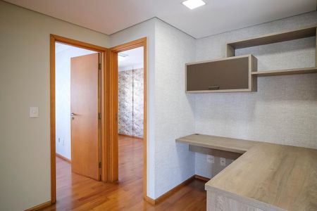 Apartamento à venda com 142m², 3 quartos e 3 vagasEscritório
