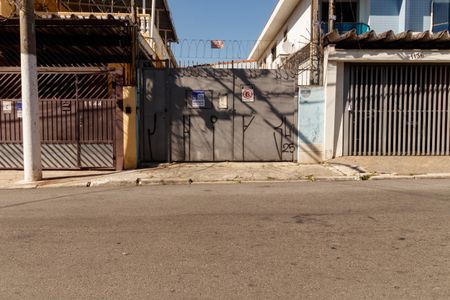 Casa à venda com 140m², 2 quartos e 3 vagas Casa à venda com 140m², 2 quartos e 3 vagasFachada