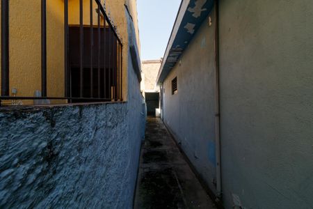 Casa à venda com 140m², 2 quartos e 3 vagas Casa à venda com 140m², 2 quartos e 3 vagasCorredor lateral