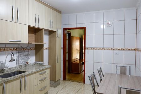 Casa para alugar com 350m², 4 quartos e 2 vagas Casa para alugar com 350m², 4 quartos e 2 vagasCozinha