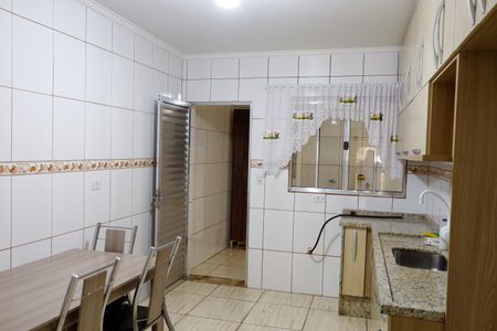 Casa para alugar com 350m², 4 quartos e 2 vagas Casa para alugar com 350m², 4 quartos e 2 vagasCozinha