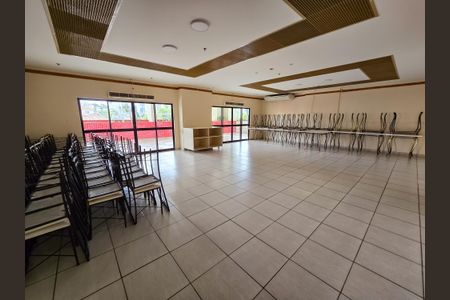 Apartamento à venda com 105m², 4 quartos e 2 vagas Apartamento à venda com 105m², 4 quartos e 2 vagasÁrea comum - Salão de festas