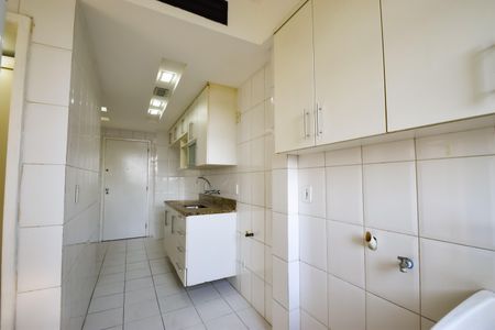 Apartamento à venda com 105m², 4 quartos e 2 vagas Apartamento à venda com 105m², 4 quartos e 2 vagasÁrea de Serviço