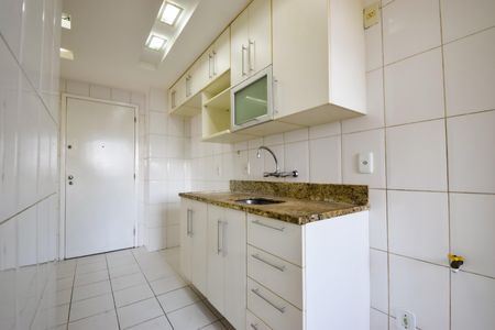 Apartamento à venda com 105m², 4 quartos e 2 vagas Apartamento à venda com 105m², 4 quartos e 2 vagasCozinha
