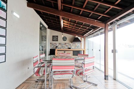 Apartamento à venda com 151m², 3 quartos e 3 vagas Apartamento à venda com 151m², 3 quartos e 3 vagasCobertura